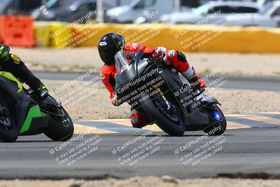 media/Apr-10-2022-SoCal Trackdays (Sun) [[f104b12566]]/Turn 2 (1135am)/